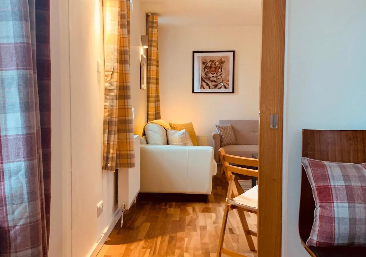 The Cowgatehead Residence Edinburgh 0*,